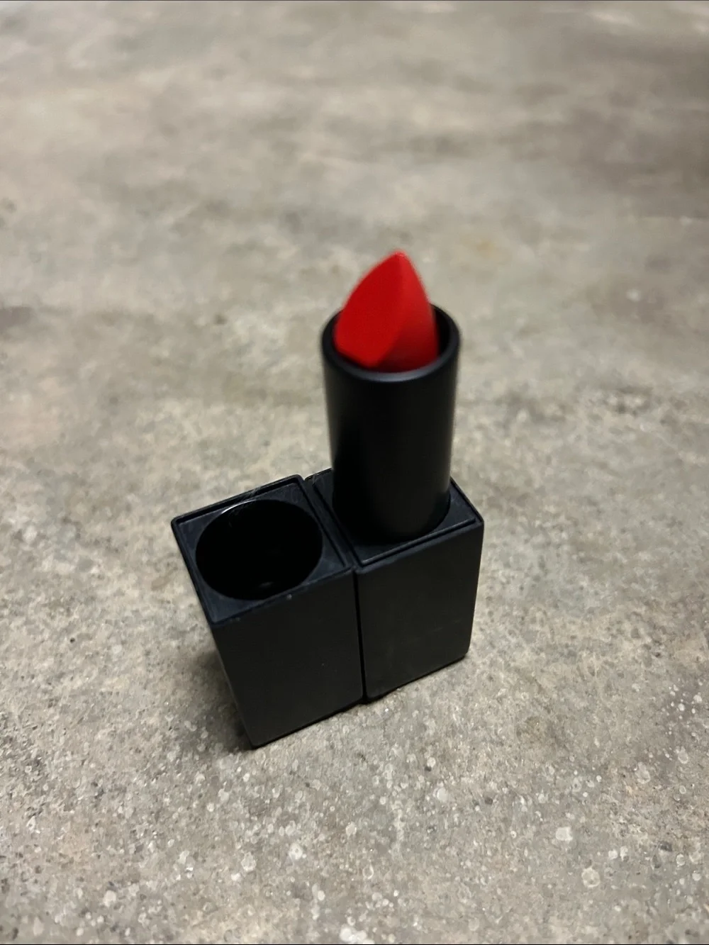 NARS Lana  audacious Lipstick - Satin Finish